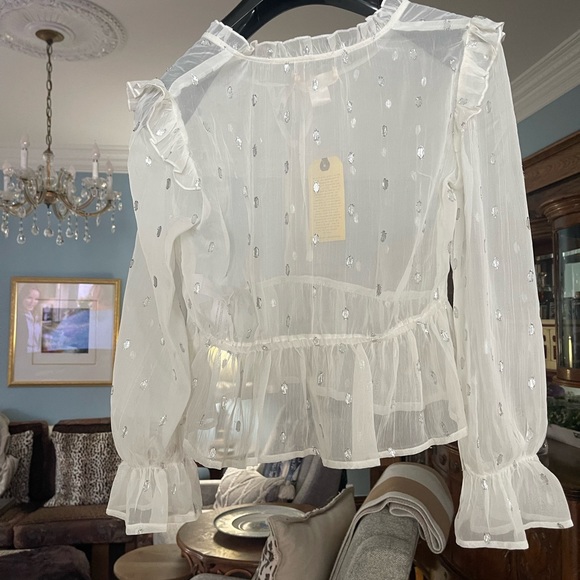 Chic White Ruffled Blouse - Picture 2 of 4